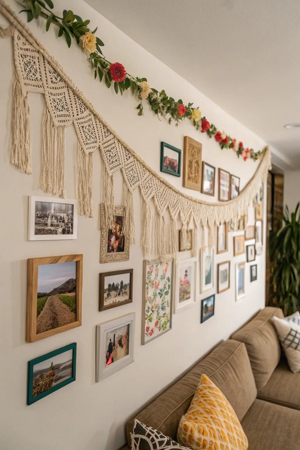 A setting showcasing woven artistry and textile garlands, offering a compelling bohemian esthetic.