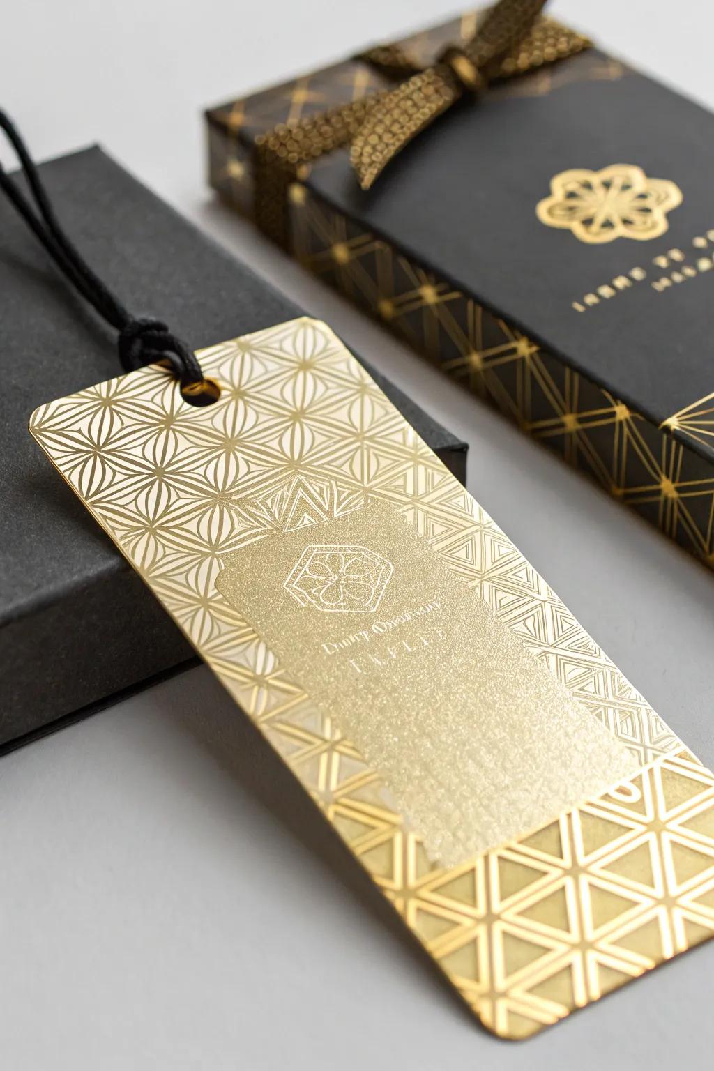 A luxurious price label with gold foiling that adds a touch of elegance.