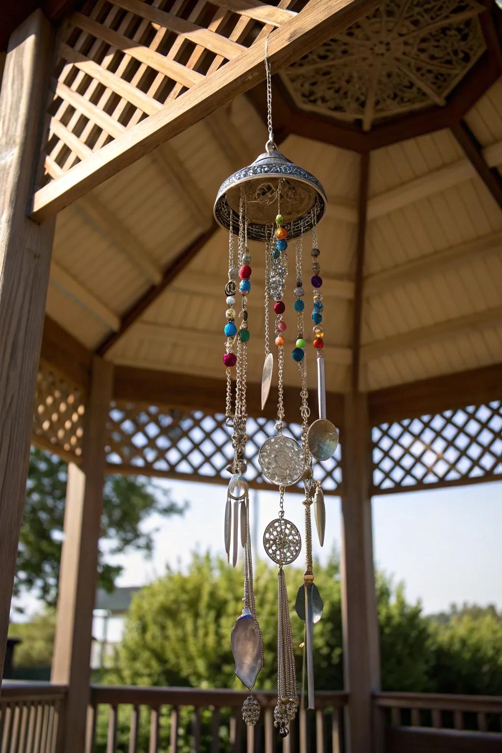 Multiple tiers add depth to the sound of this wind chime.
