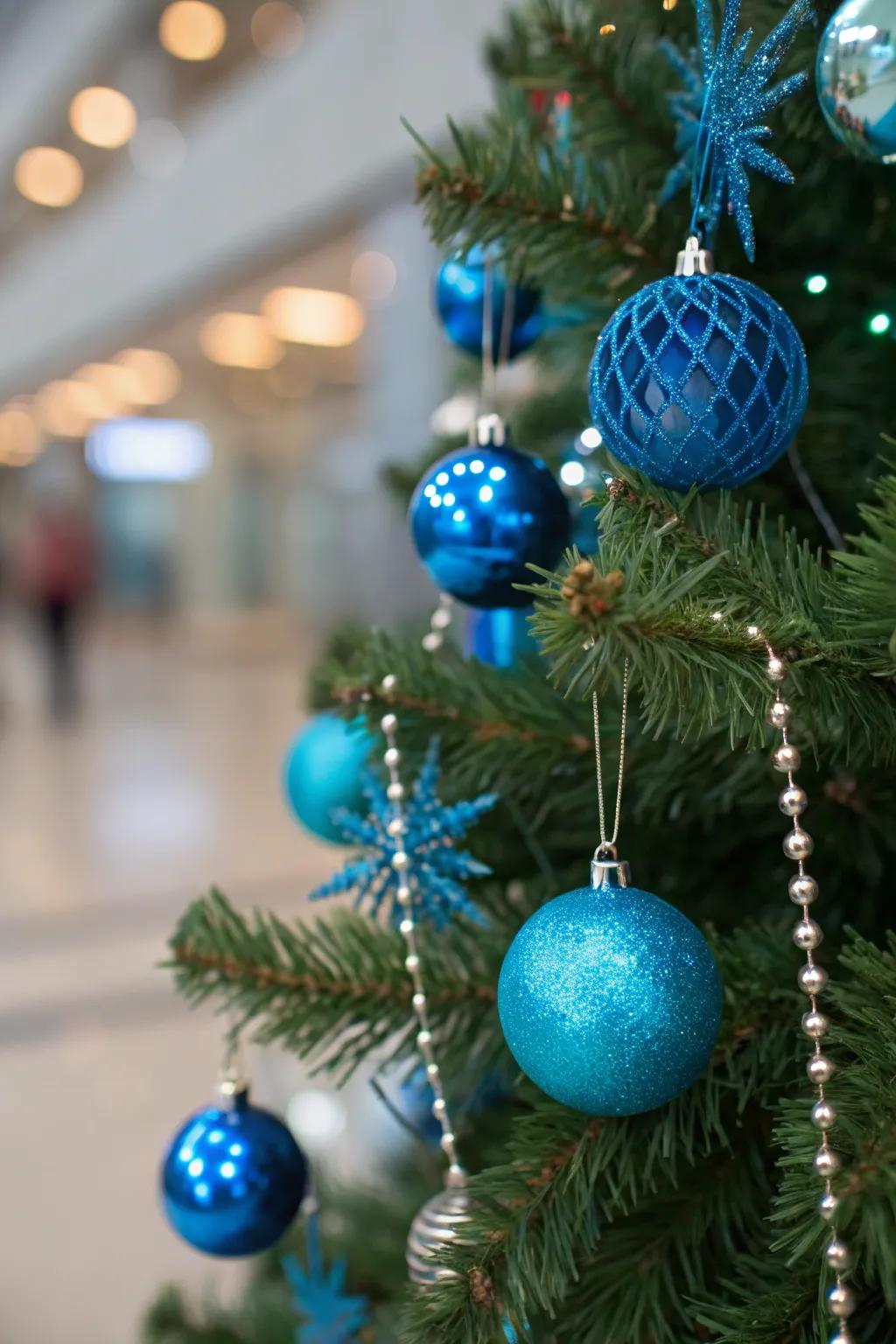 Refined azure Christmas ornaments