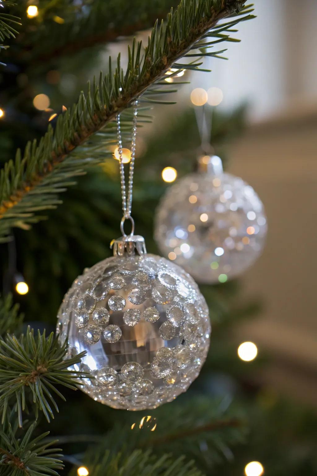 Prismatic translucent baubles add a sophisticated nuance.