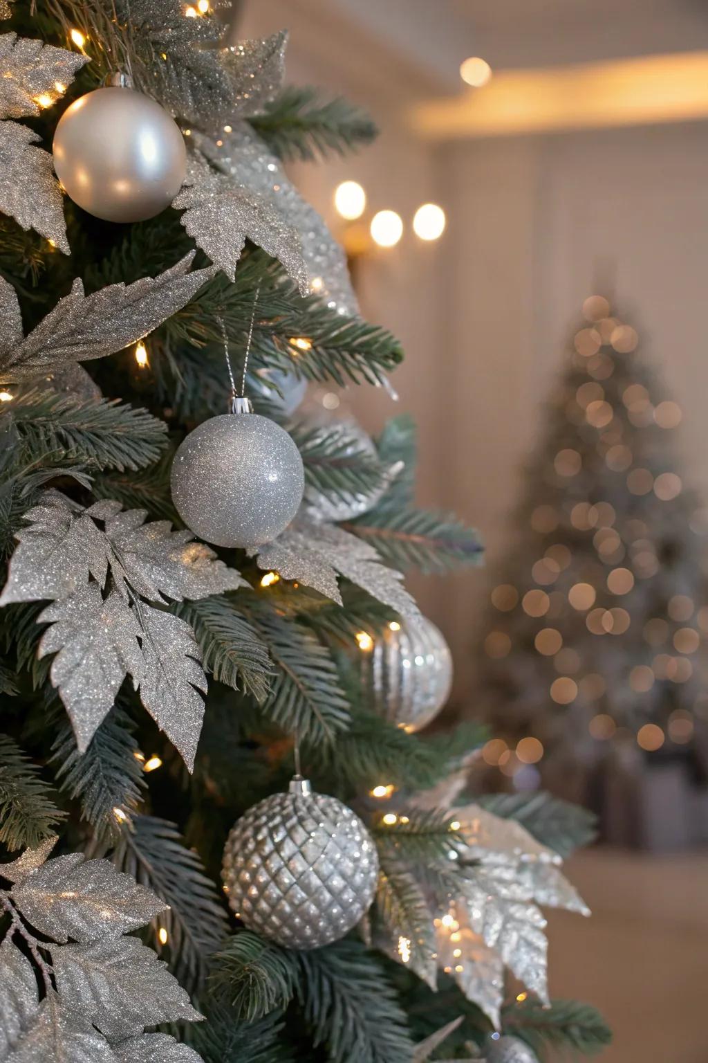 Metallic silver foliage intensifies texture and shine.