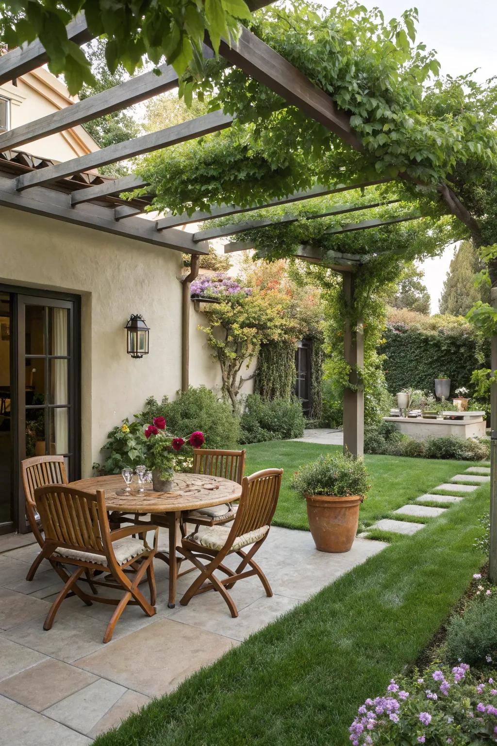 An open-air dining point that is ideal for enjoying meals inside the courtyard.