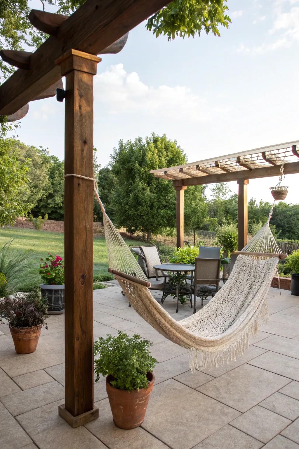 A hammock extends an immaculate locus geared for unwinding upon your patio.
