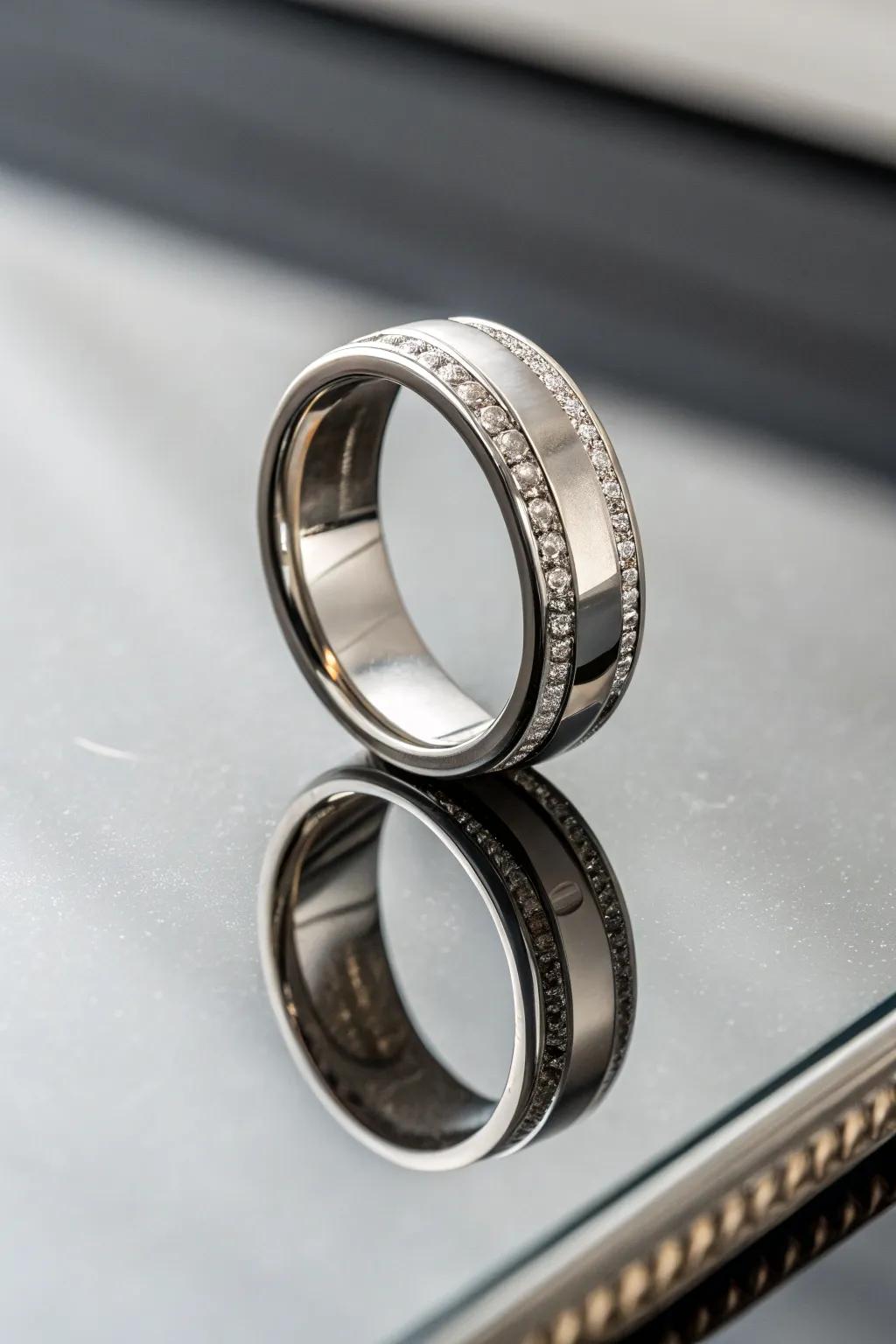 A beveled-edge circle with a clean and modern silhouette.