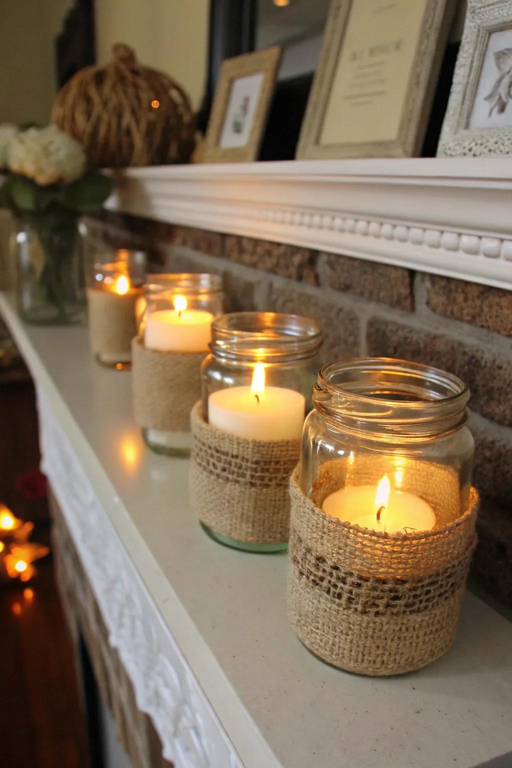 Hessian-wrapped glass containers contribute a countryside element.