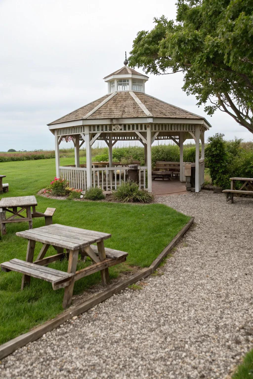 Crushed stone flooring introduces rustic grace and guarantees outstanding drainage.