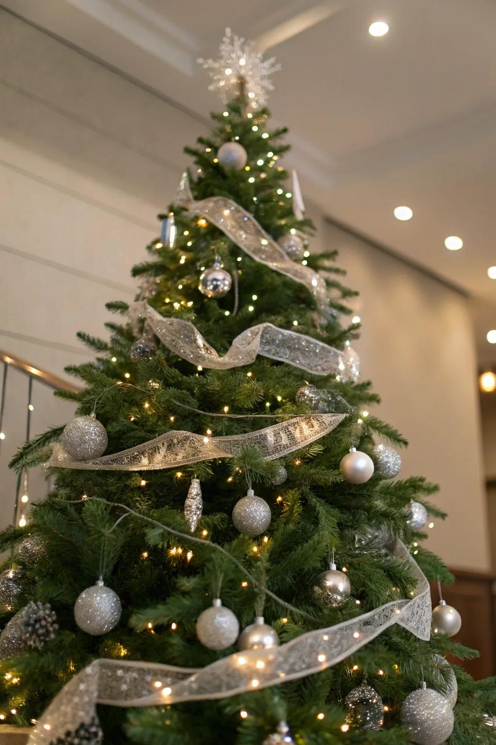 Silver garlands craft a unified and radiant visual.