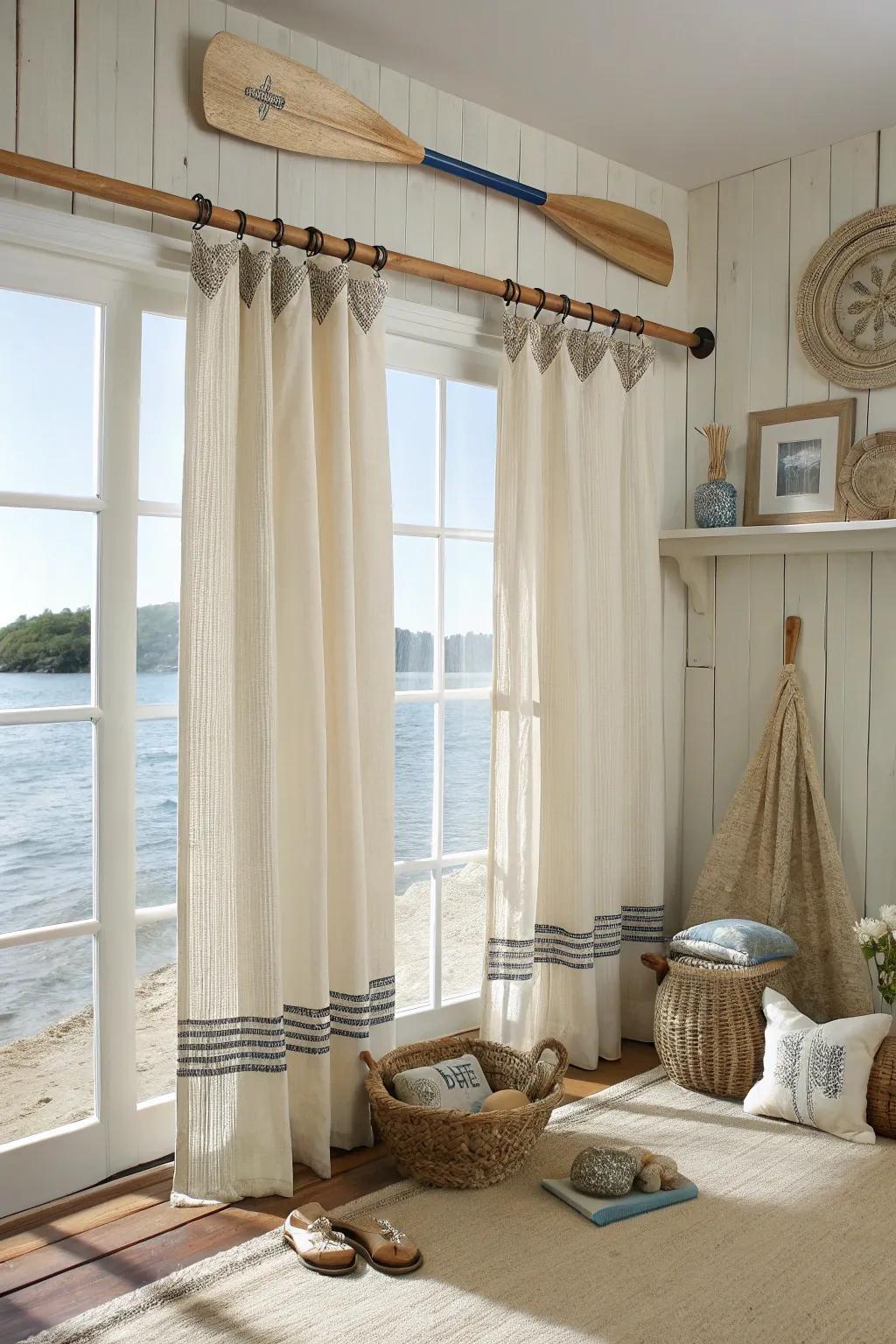 Rowing paddles as curtain rods conjure a tranquil, seaside atmosphere.