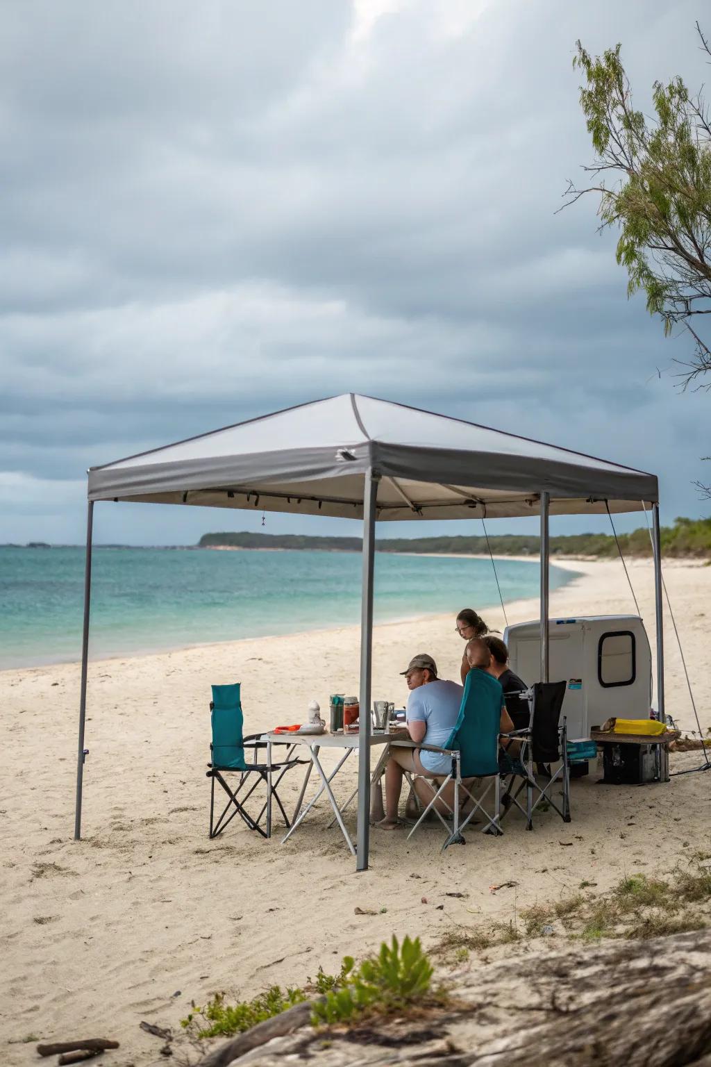 Moveable sunshileds provide broad shade for beach picnics.