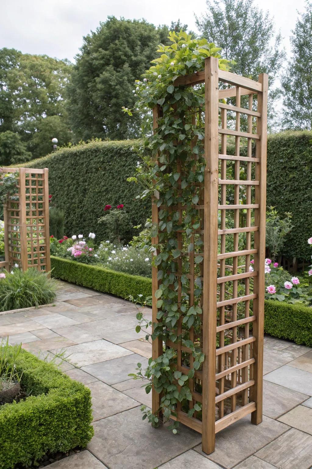 Go for flexibility with an independent trellis panel.