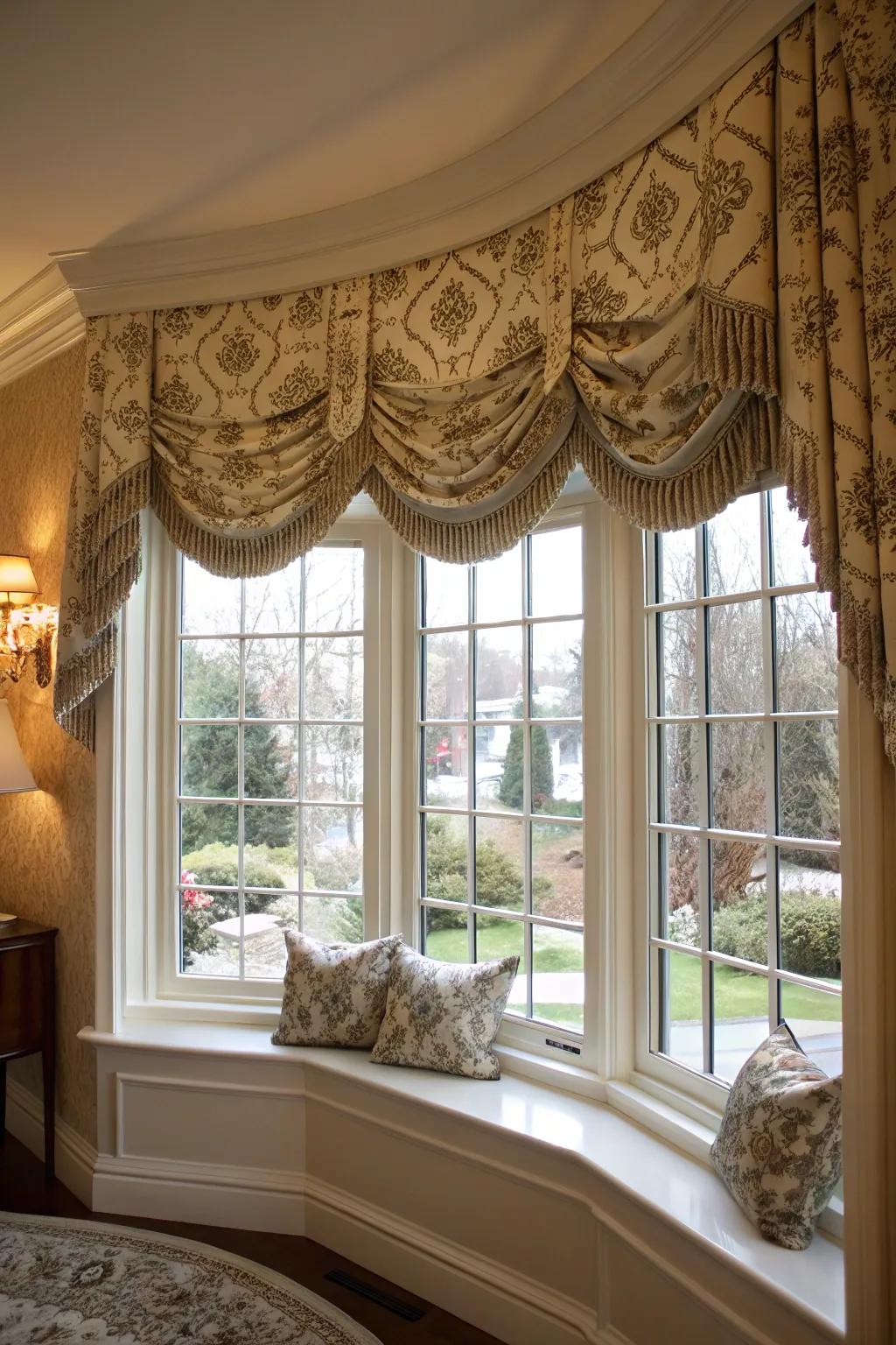 Valances give a classic and polished finish.