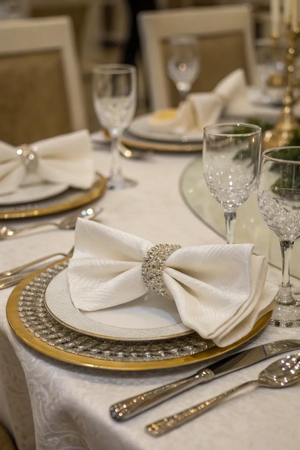 Bow tie napkins inject sophistication into your Thanksgiving setting.