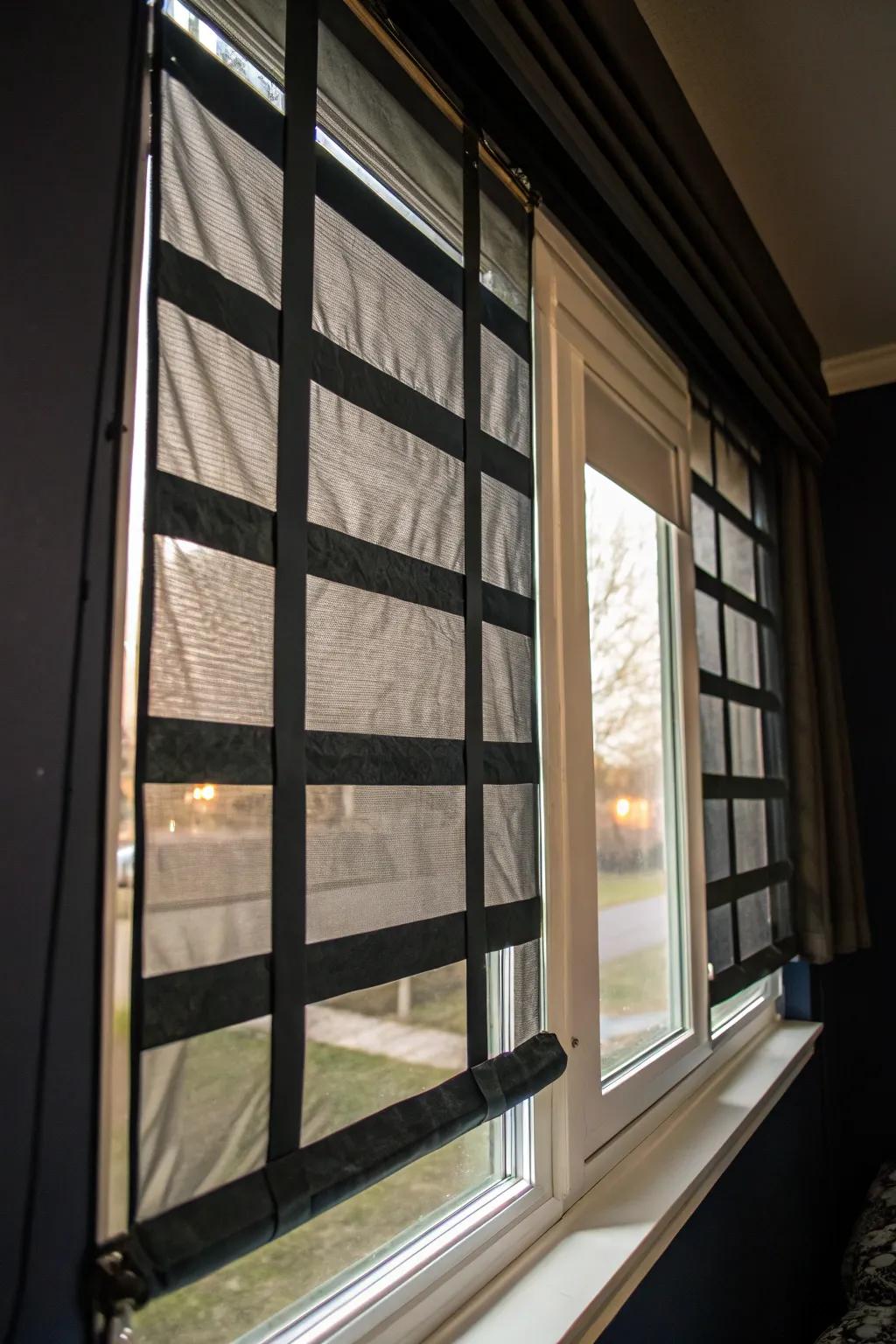 Grip strip and textile combine to create a versatile and interim shadow alternative.