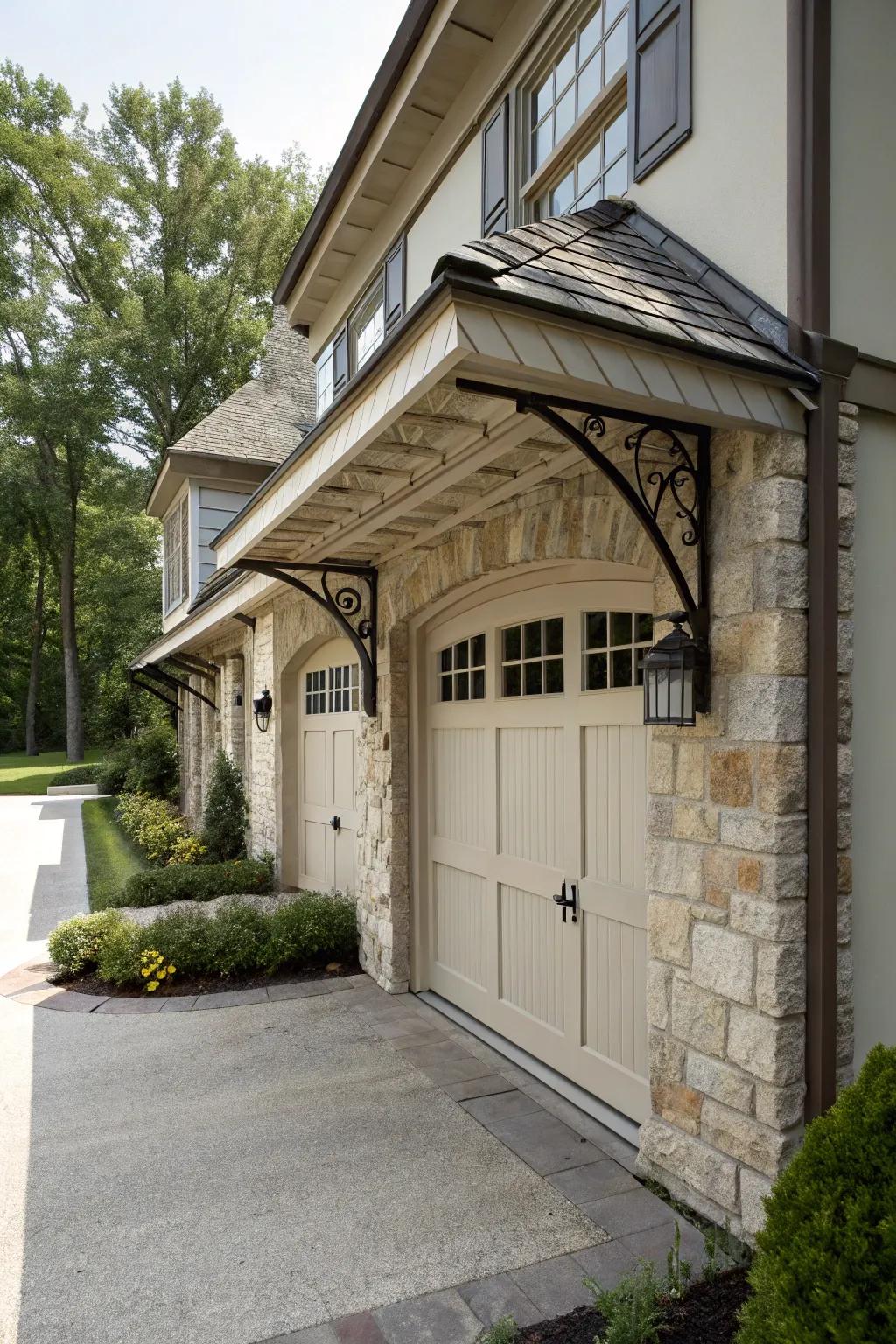 Refined and sturdy rock covering for timeless charm.