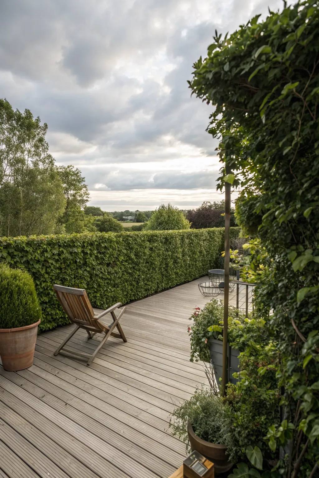 Deck Privacy Wall Styles: Trending Looks for Your Yard